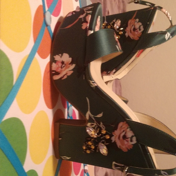 Shoes - Picture 2 of 2